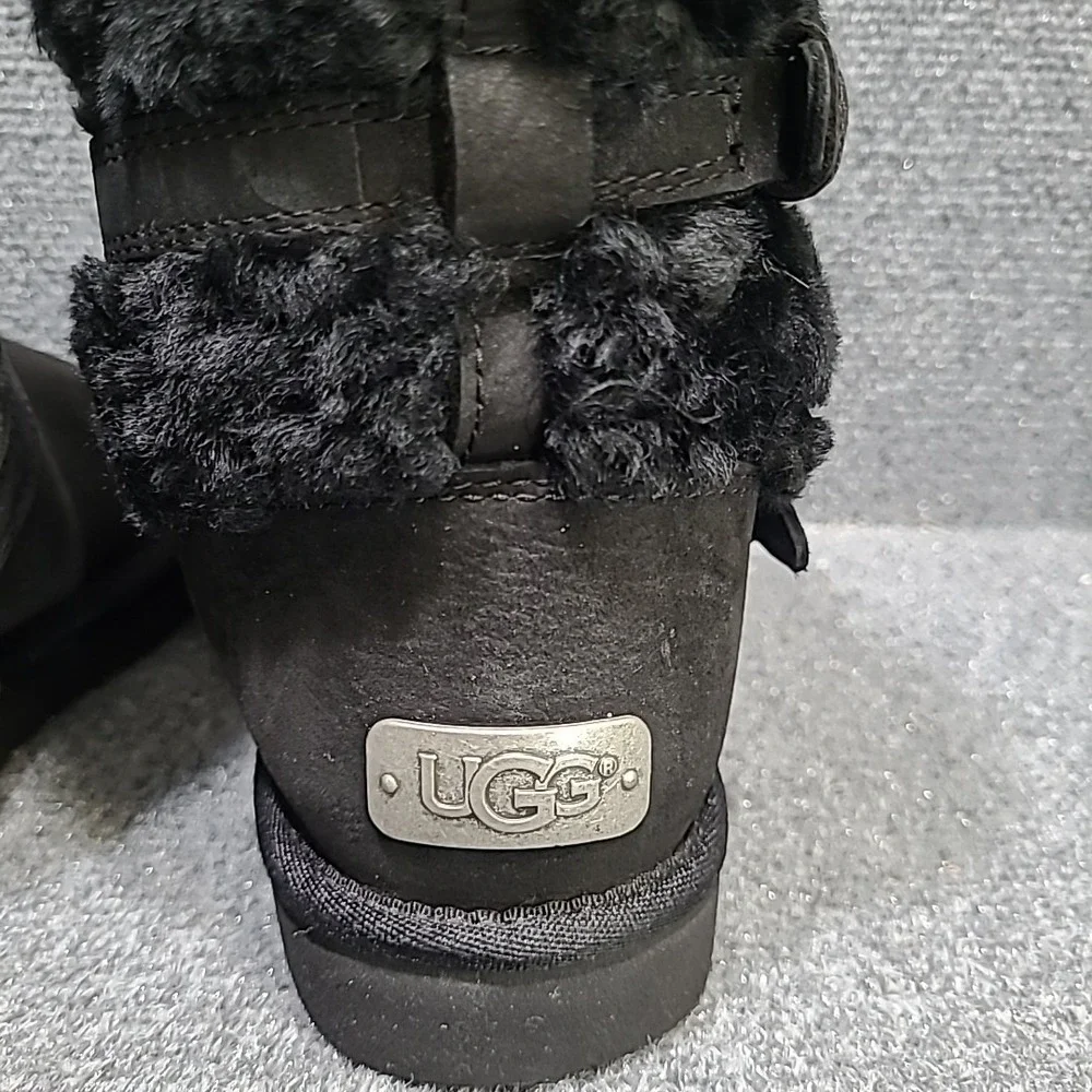 UGG Australia Becket Black Leather Sheepskin Boots Moto Buckle Kid's Size 1